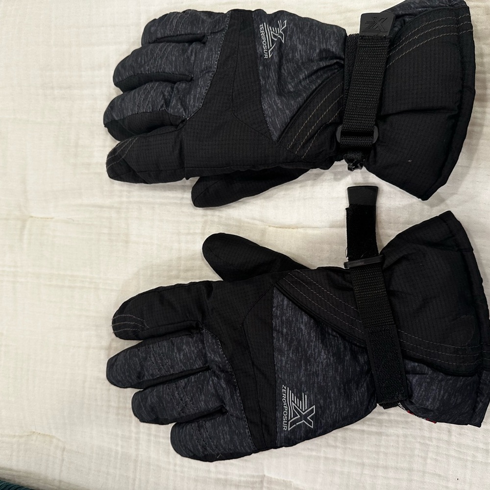 - Men’s Winter Gloves- Zeroxposur
